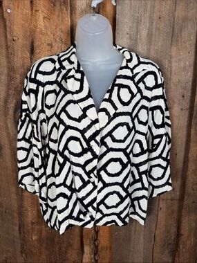 H&M Black and White Geometric Button-Down Shirt